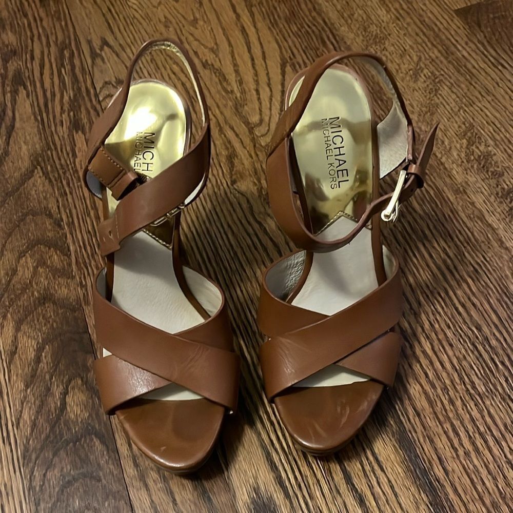 Michael by Michael Kors tan heals. Size 8